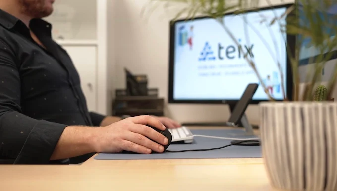 Puesto de trabajo en Teix Web Studio
